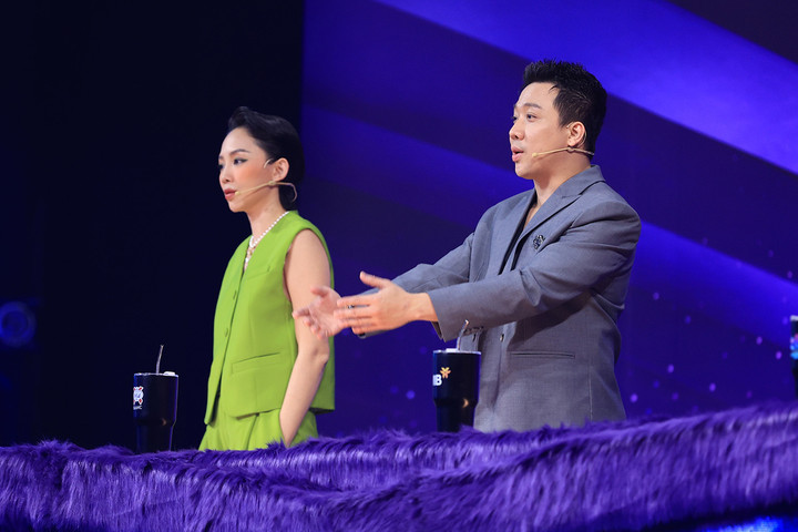 Dù có tính cách hài hước nhưng khi thể hiện ca khúc Giá như cô ấy chưa xuất hiện, Ong Bây Bi khiến dàn cố vấn phải bất ngờ bởi giọng hát chuyên nghiệp và phần trình diễn trọn vẹn. Trấn Thành phải thốt lên: “Ở Việt Nam hát như vậy thì có mấy người”. Điều này có nghĩa là nam MC đã khẳng định chắc nịch về danh tính của Ong Bây Bi.