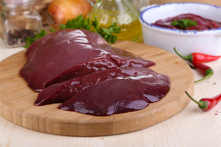 Kết hợp thịt lợn và gan dê cũng không phải là lựa chọn sáng suốt.