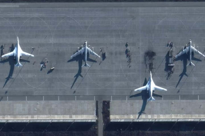 Các UAV tại căn cứ không quân Engels ở Saratov, Nga, ngày 4/12/2022. (Ảnh: Reuters)
