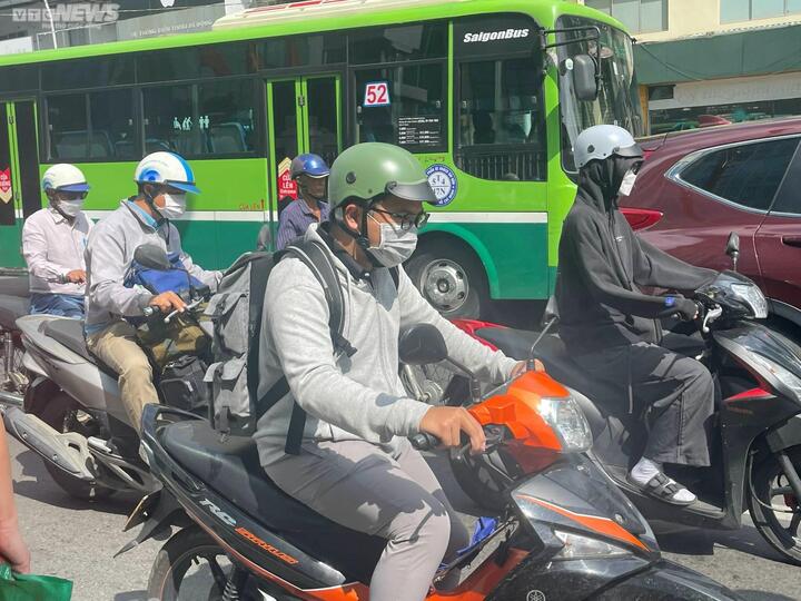 Thời tiết tại TP.HCM hôm nay 27/8 có mây, đêm không mưa, ngày nắng.
