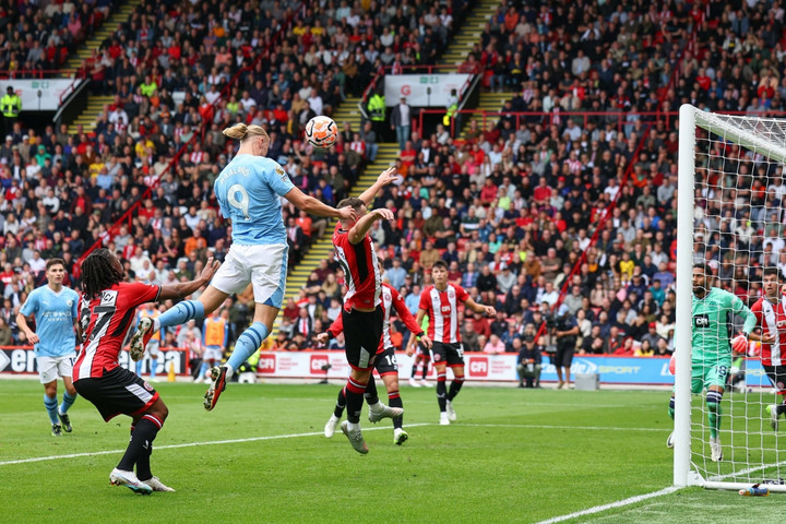 Haaland ghi bàn mở tỉ số.