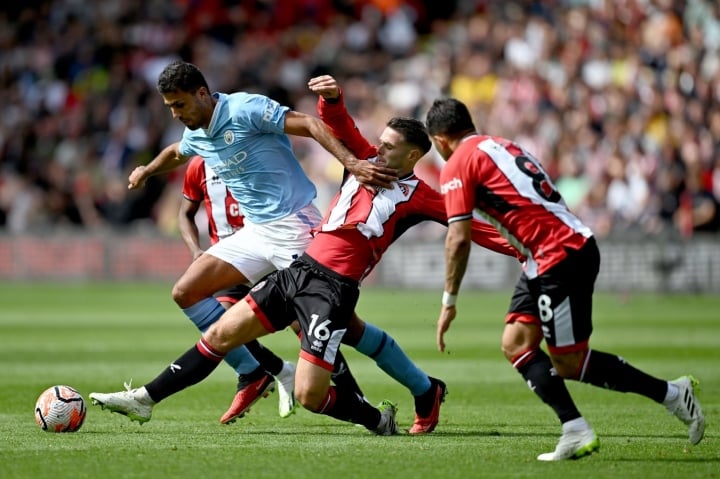 Man City tấn công dồn dập trong phần lớn thời gian của trận đấu.