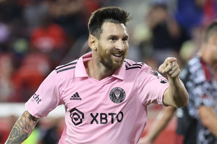 Áo đấu của Messi được Vogue vinh danh.