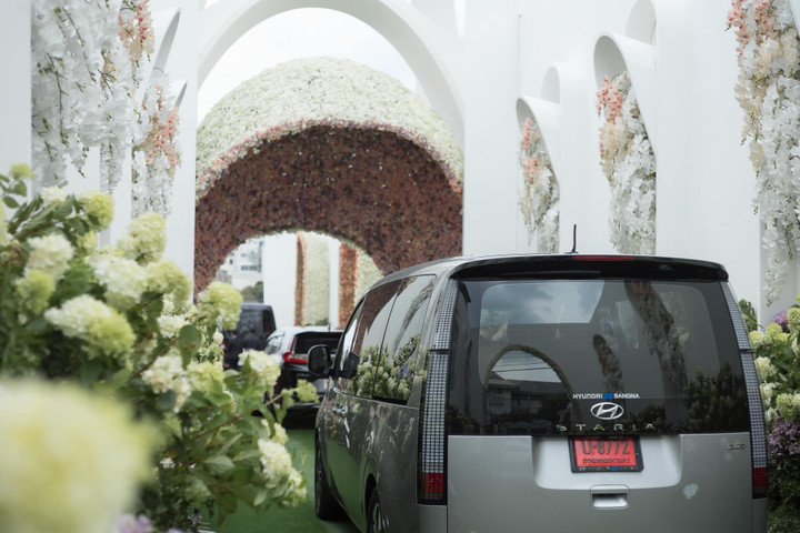 Choáng ngợp tang lễ giữa thiên đường hoa của doanh nhân Thái Lan - 6