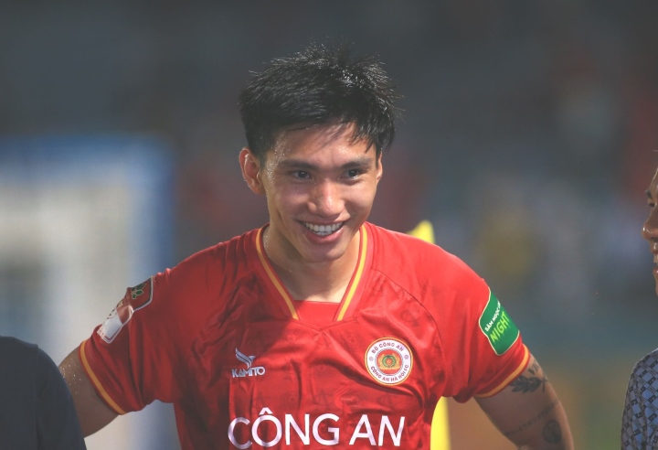 Cảm xúc của Văn Hậu sau khi CLB Công an Hà Nội vô địch V-League 2023.