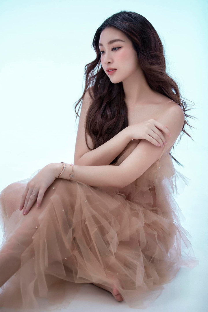 Hiện tại cô phát triển sự nghiệp làm MC bên cạnh việc kinh doanh thời trang.