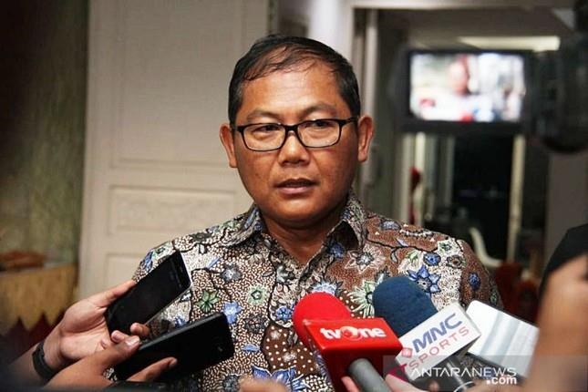 Sumardji, trưởng đoàn các đội tuyển Indonesia, đang gây sức ép lên AFF?