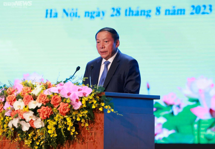 Bộ trưởng Nguyễn Văn Hùng đã đọc Thư chúc mừng Hội nghị tuyên dương gương điển hình tiên tiến trong lĩnh vực Văn hóa toàn quốc năm 2023 của Tổng Bí thư Nguyễn Phú Trọng.