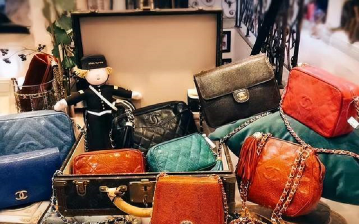 Những chiếc túi sách đắt tiền mà Kim Anh Lệ sở hữu. (Ảnh: Sohu)