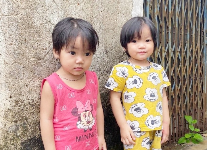 Hai em nhỏ bé Thiên An và Thiên Ý vẫn 3 tuổi hạc.