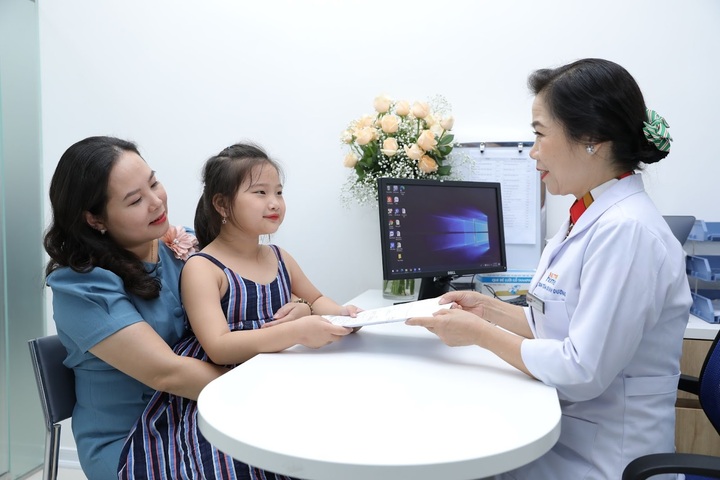 Điều này có thể giúp phát hiện sớm tình trạng thừa cân, béo phì, còi xương,... ở trẻ.
