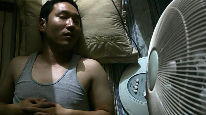 Để quạt ở đâu khi đi ngủ sẽ tốt cho sức khoẻ? - 1