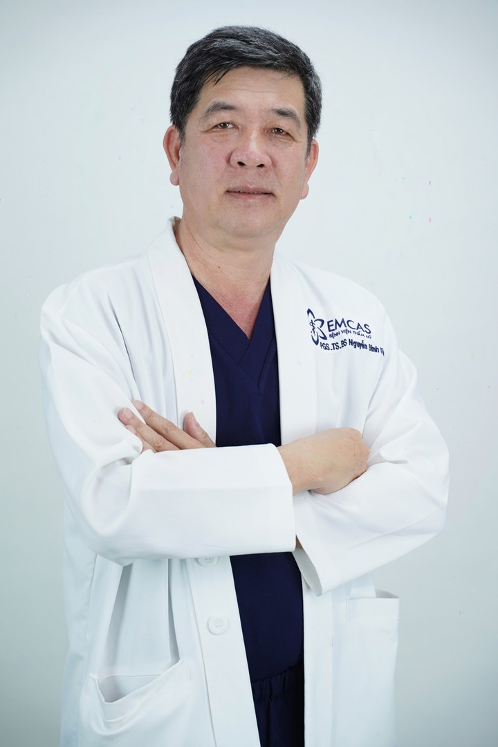 PGS.TS.BS Nguyễn Đình Tùng, Giám đốc chuyên môn Bệnh viện Thẩm mỹ EMCAS.