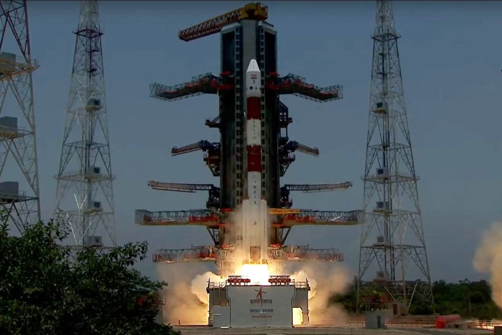 Tàu vũ trụ Aditya-L1 của ISRO được phóng từ Sriharikota, trong hành trình thám hiểm Mặt Trời ngày 2/9. (Ảnh: AFP)