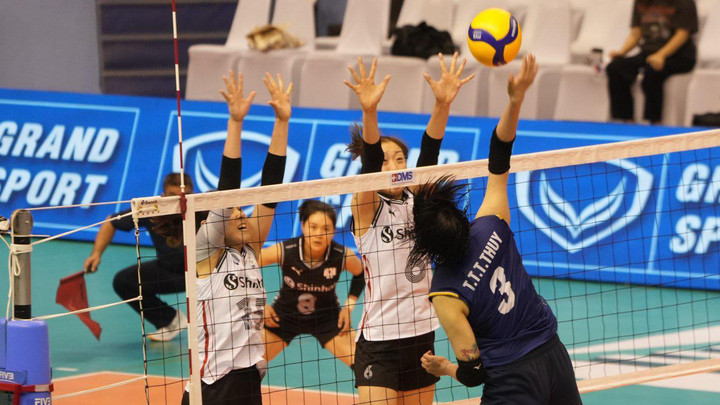 Đội tuyển Việt Nam gây sốc khi đánh bại Hàn Quốc ở vòng 1.