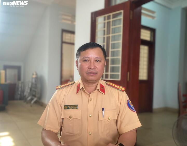 Thượng tá Nguyễn Hồng Vang, Phó trưởng Phòng Cảnh sát giao thông Công an tỉnh Bình Định.