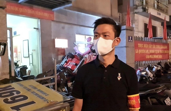 Thiếu tá Nguyễn Quang Vinh, cán bộ tổ công tác Y1/141, cho biết: Ngay ngày đầu nghỉ lễ, tổ công tác đã thực hiện nhiệm vụ hóa trang, tuần tra kiểm soát các trường hợp thanh thiếu niên điều khiển xe có biểu hiện lạng lách đánh võng, độ pô, nẹt pô gây tiếng nổ lớn, thay đổi kết cấu xe. Trong tối 1/9, tổ công tác xử lý 5 trường hợp, nhiều trường hợp vi phạm mới chỉ sinh năm 2007, 2008. Trong đó có trường hợp điều khiển xe từ ngoại tỉnh, tham gia vào các đoàn xe vào đến nội thành vẫn còn gây tiếng nổ lớn làm mất trật tự xã hội. "Chúng tôi sẽ đảm bảo ứng trực trong tất cả các ngày nghỉ lễ để đảm bảo an ninh trật tự trong khu vực, khuyến cáo đến các gia đình cần nắm bắt tâm lý, kiểm soát chặt hoạt động và các mối quan hệ bên ngoài xã hội của các con em mình để tránh bị các đối tượng xấu dụ dỗ, lôi kéo ảnh hưởng đến chính bản thân các em" - Thiếu tá Nguyễn Quang Vinh nói.