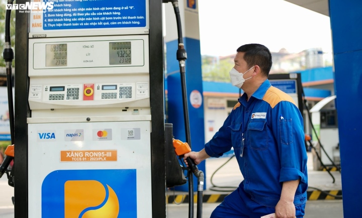 Giá xăng dầu trong nước được dự báo sẽ tăng lần thứ 6 liên tiếp ở kỳ điều hành ngày mai (5/9).