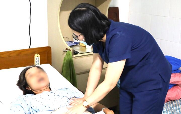Bệnh nhân M. đã hồi phục sau ca phẫu thuật cắt bỏ khối u.