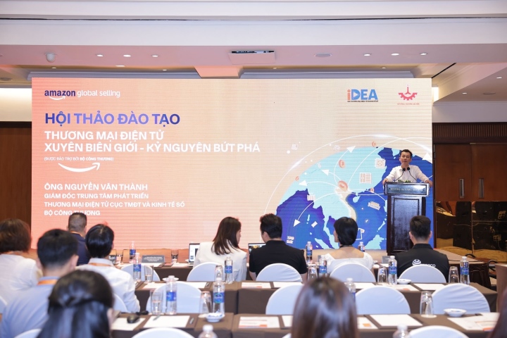 Ông Nguyễn Văn Thành, Giám đốc Trung tâm Phát triển thương mại điện tử phát biểu tại hội thảo diễn ra ngày 10/8 ở Hà Nội.