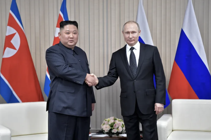 Lãnh đạo Triều Tiên Kim Jong-un và Tổng thống Nga Vladimir Putin. (Ảnh: AP]