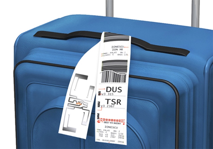 Tại sao không nên xé thẻ hành lý sau khi xuống máy bay? (Ảnh: Printotape)