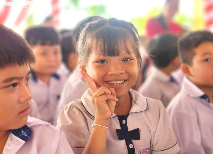 Học sinh lớp 1 trường Tiểu học Rạch Già (TP.HCM) tại lễ khai giảng. (Ảnh: Lâm Ngọc)