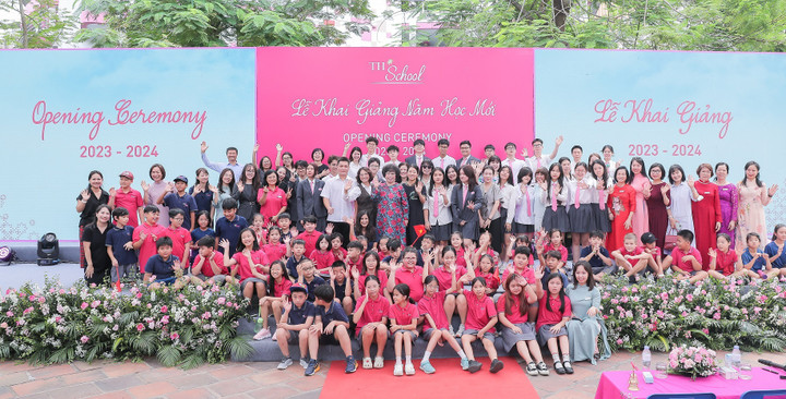 Thầy và trò hệ thống trường TH School khai giảng năm học mới 2023 - 2024 với chủ đề “Going Beyond - Không ngừng vươn xa”.