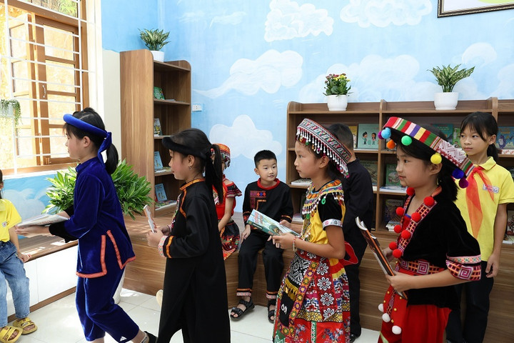 Vietnam Airlines xây dựng 'Thư viện xanh' cho trẻ em tại vùng cao - 6