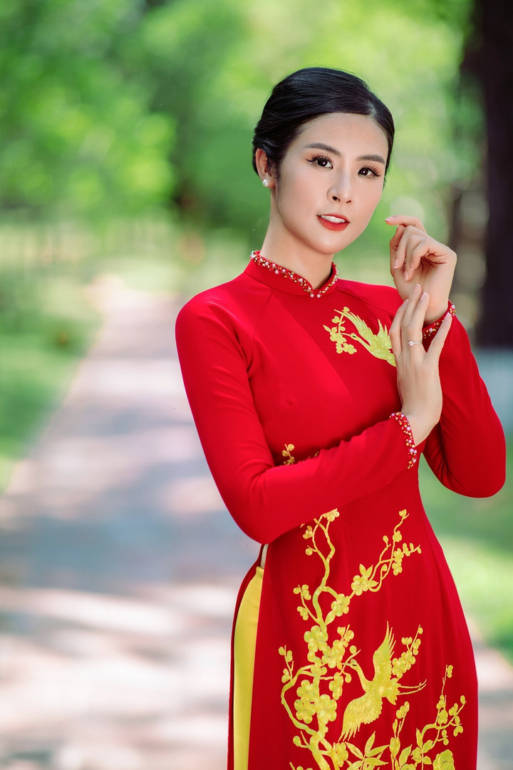 Bộ sưu tập phù hợp cho phái đẹp diện dạo phố, dự tiệc hay cả trong những dịp trọng đại như đám hỏi, đám cưới...