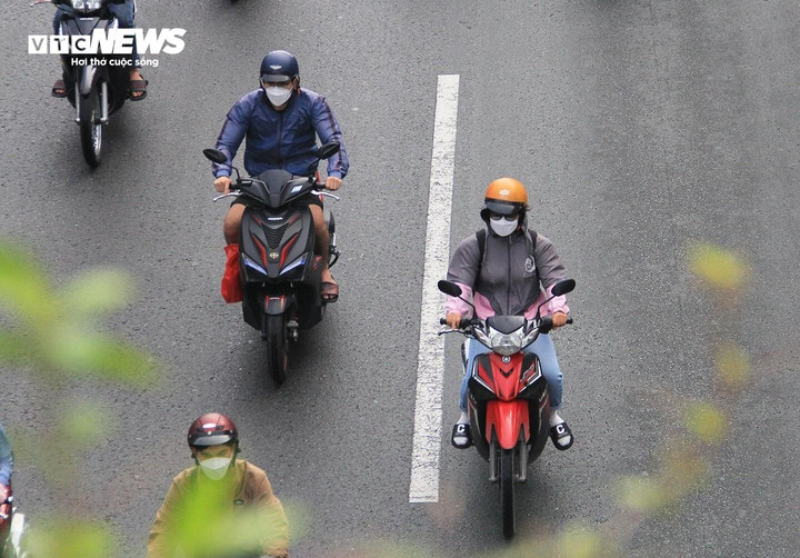 Thời tiết tại TP.HCM hôm nay 6/9 có mây, ngày trời nắng, chiều có mưa rào và dông.