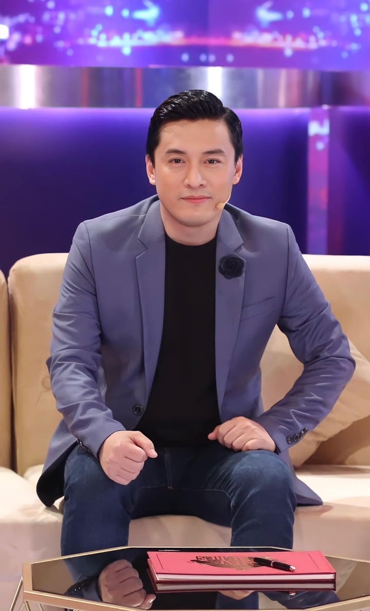 Đến nay, dù đã không còn giữ được vóc dáng thon gọn như xưa nhưng Lam Trường vẫn điển trai và phong độ. Anh vẫn là cái tên giành được cảm tình của khán giả mỗi khi xuất hiện.