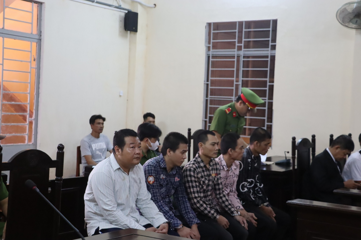 Các bị cáo tại phiên tòa sơ thẩm.