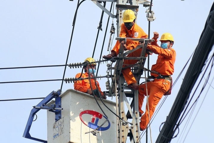Phụ tải điện miền Bắc tiếp tục tăng cao, bình quân 9%/năm, EVN đưa ra cảnh báo năm 2024 miền Bắc có thể thiếu từ 420 MW – 1.770MW điện (Ảnh minh hoạ: EVN).