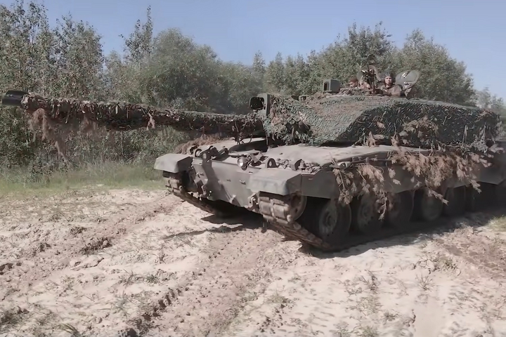Xe tăng Challenger 2 của lực lượng tấn công đường không Ukraine. (Ảnh: Mil.in.ua)