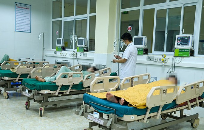 Các bệnh nhân đang được điều trị tại bệnh viện. (Ảnh: Báo Điện Biên Phủ)