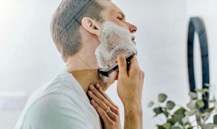 Thời điểm tránh việc cạo râu. (Ảnh minh hoạ)