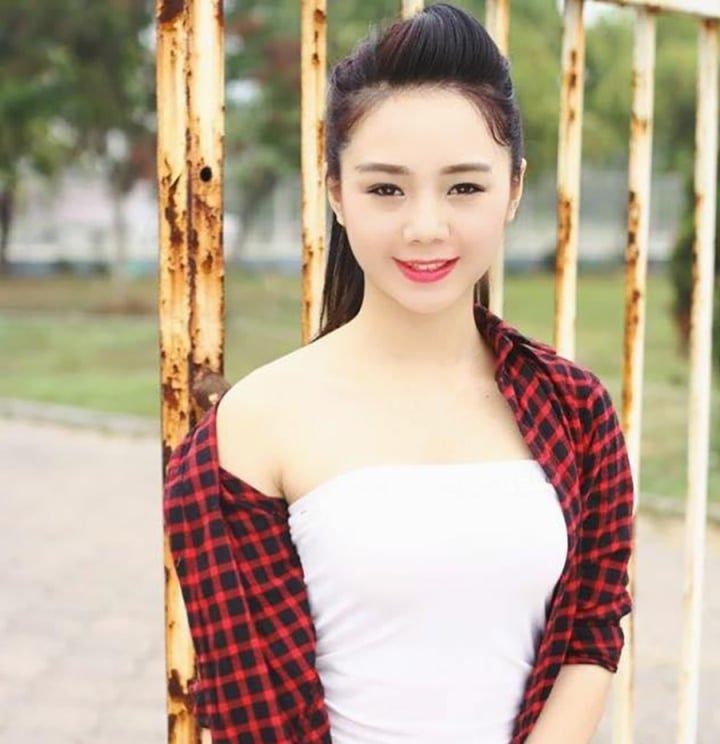 Quỳnh Kool bước vào làng giải trí với danh xưng hot girl.