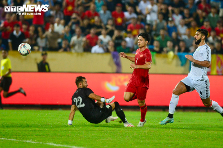 Công Phượng ghi bàn. Ảnh: Đắc Huy.