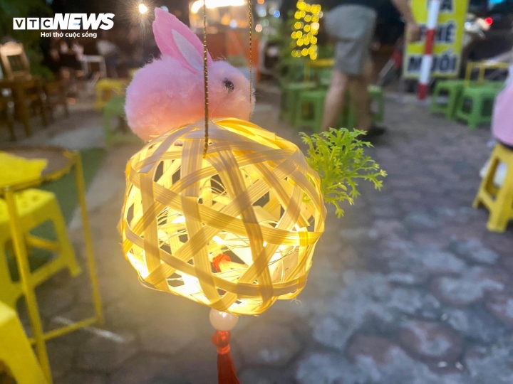 Cận cảnh chiếc đèn lồng trở thành hot trend, hút hồn giới trẻ mùa Trung thu 2023