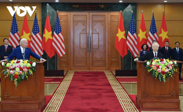 Tổng Bí thư Nguyễn Phú Trọng và Tổng thống Hoa Kỳ Joe Biden gặp gỡ báo chí sau hội đàm.