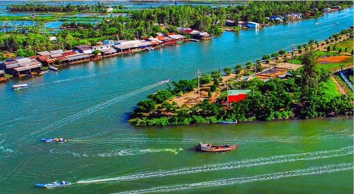 Tỉnh duy nhất ở nước ta có ba mặt giáp biển? - 4