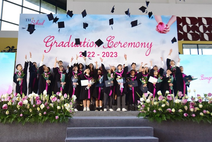 Đồng hành cùng học sinh hướng về phía trước, TH School mang đến cho các em một môi trường học tập ngày càng tốt đẹp hơn. Môi trường đa quốc gia thân thiện, ấm áp đã khiến TH School trở thành một nơi đầy cảm hứng để các em học sinh từ 5 châu học tập.