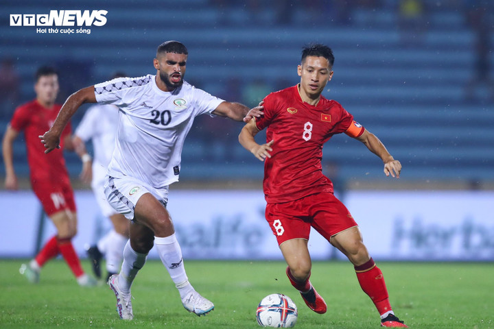 Đội tuyển Việt Nam gặp khó khăn. Ảnh: Kim Chi.