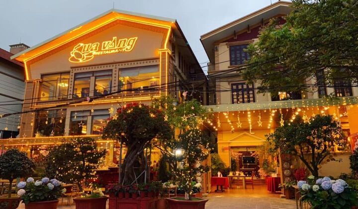 Nhà mặt hàng Cua Vàng nức giờ với số lẩu cua vàng lịch sử một thời tiếp tục hiện hữu bên trên Mega Grand World Thành Phố Hà Nội.