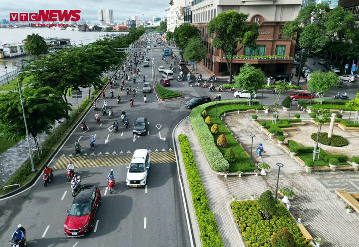 Thời tiết tại TP.HCM hôm nay 12/9, ngày nắng gián đoạn, có mây, chiều và tối có mưa rào và dông vài nơi.