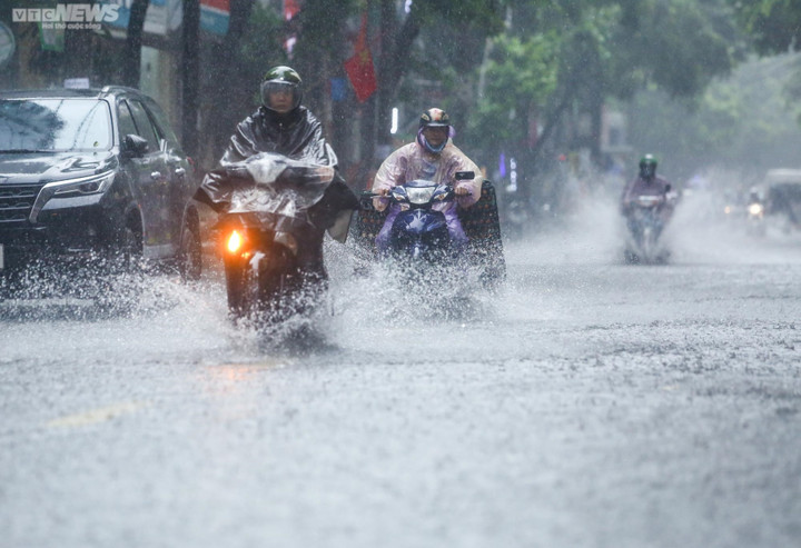 Từ chiều tối và đêm 12-14/9, khu vực Bắc Bộ có mưa vừa, mưa to, cục bộ có mưa rất to. (Ảnh: Ngô Nhung).