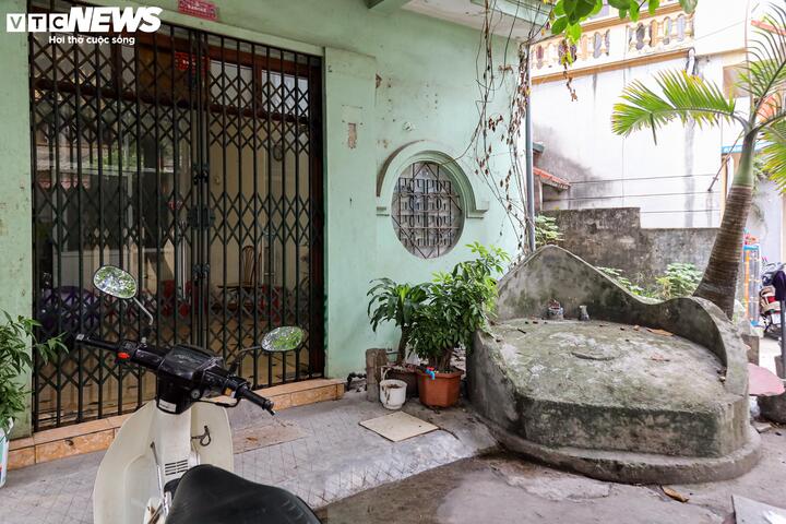 Quan niệm nhà cạnh "nơi ở người âm" ngày càng được người dân chấp nhận. (Ảnh: Minh Đức).