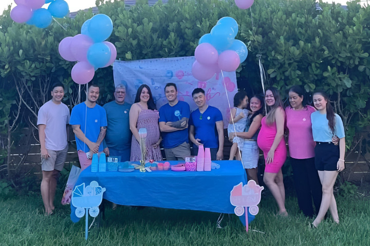 Điền Thái Toàn và bạn trai tổ chức tiệc chào đón con gái.