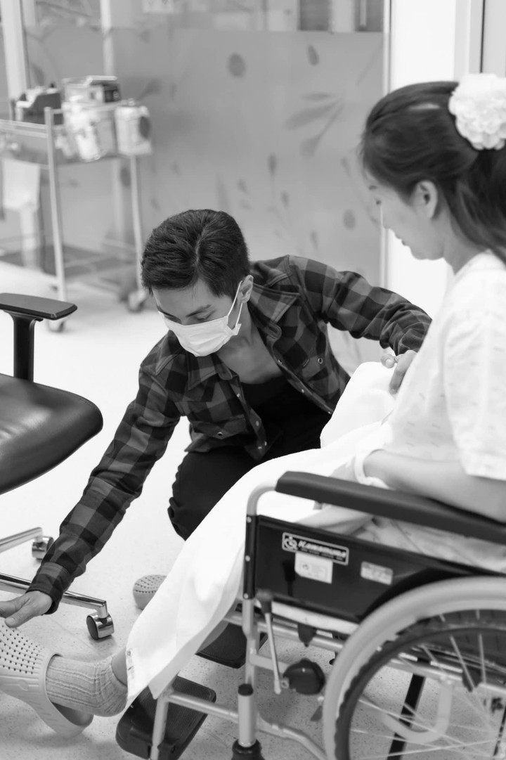 Khánh Thi cho biết khi đến bệnh viện, cô đau đến mức "la làng, đau từng phút".